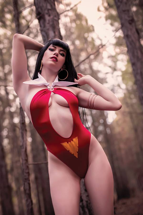 VAMPIRELLA #4 1:30 COSPLAY VIRGIN INCV